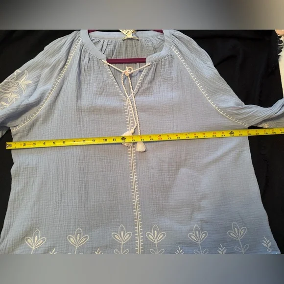 Easel Light Blue Blouse with White Embroidery gauze feminine soft - Picture 9 of 11